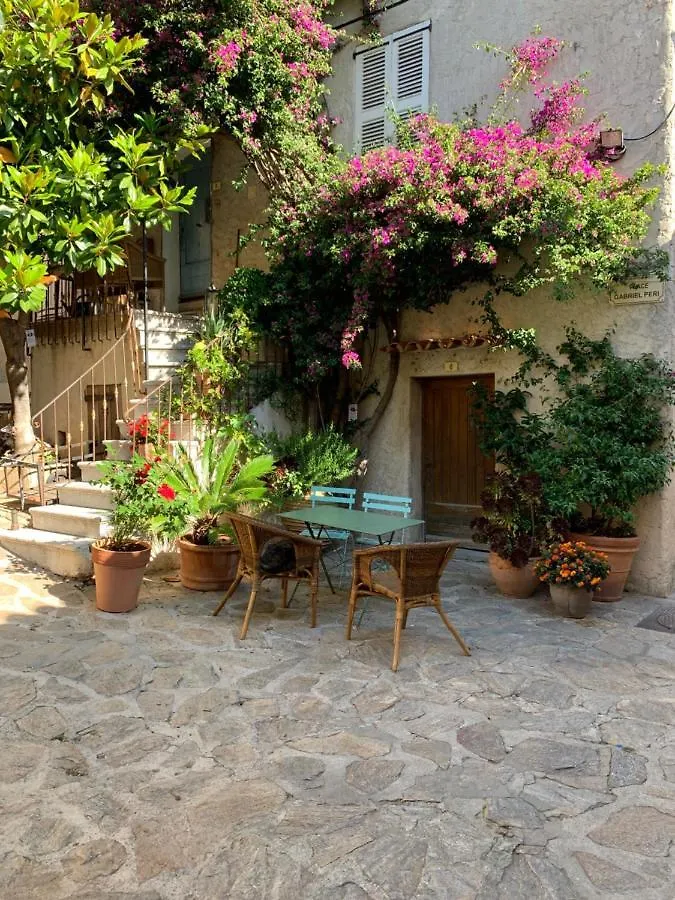 L'aile du Chateau Ramatuelle