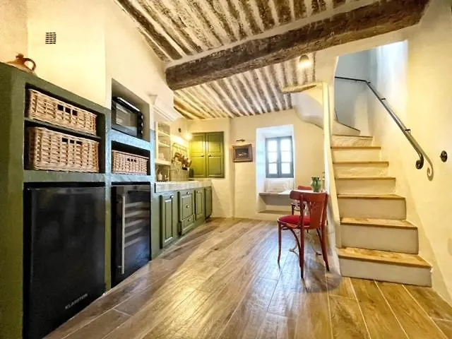 L'aile du Chateau Ramatuelle Couette-café
